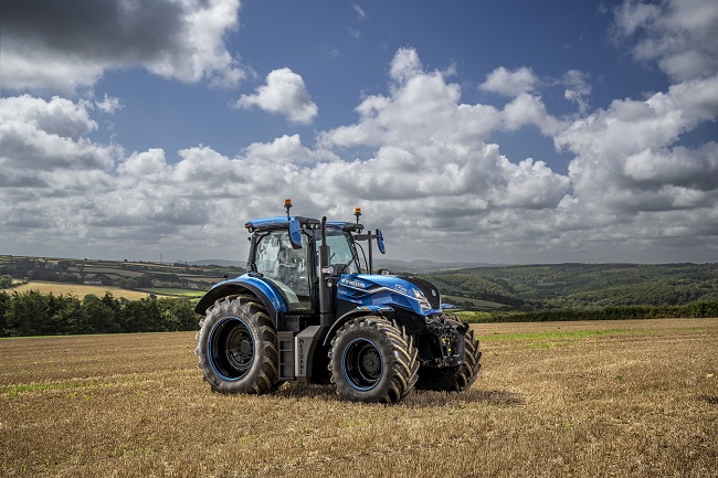 New Holland T7 Methane Power LNG Tractor