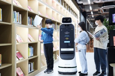 LG Develops Robot Customized for Libraries