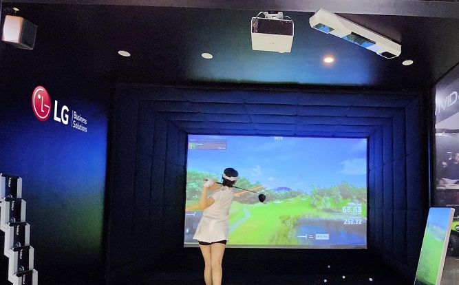 An indoor screen golf facility with LG ProBeam laser projector is seen in this photo provided by LG Electronics Inc.
