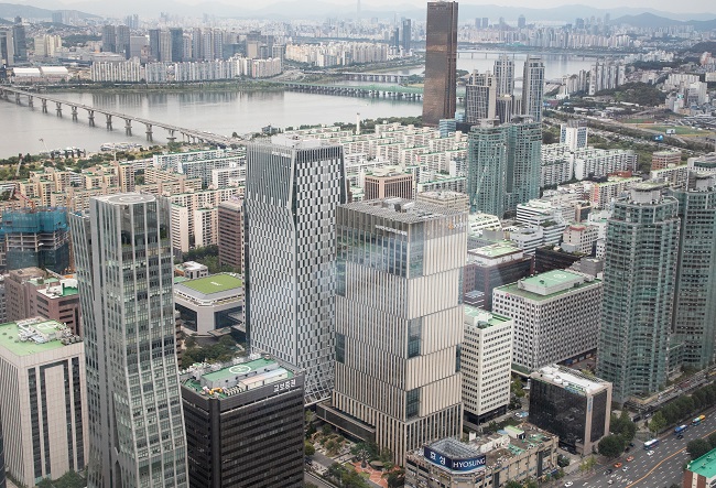 The financial district of Yeouido in Seoul. (Yonhap).