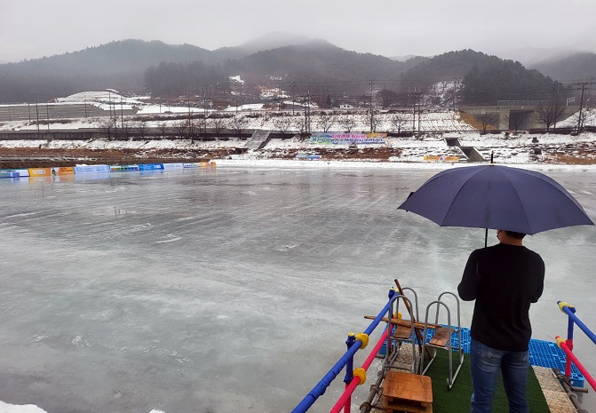 Warm Weather and Rain Threaten Winter Festivals in Gangwon Prov.