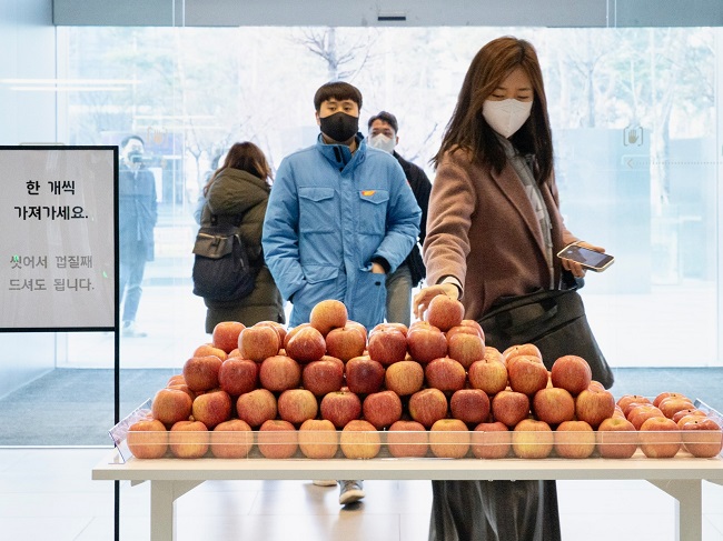 Hyundai Card Holds ‘Apple Party’ Ahead of Apple Pay’s Arrival in S. Korea