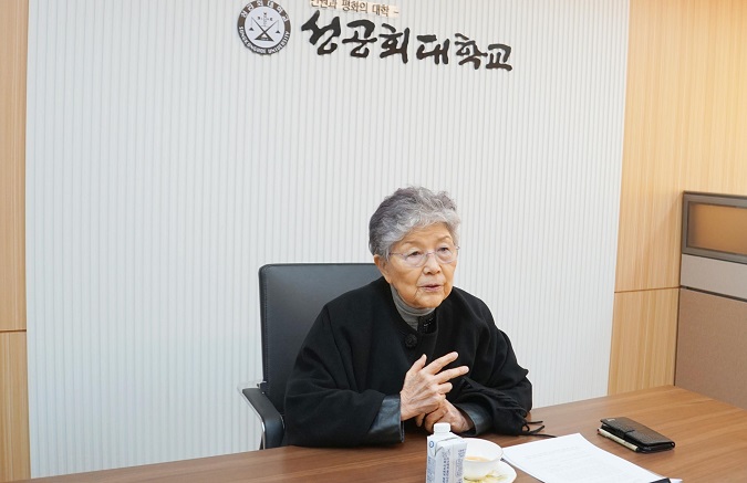 92-year-old Retiree Becomes S. Korea’s Oldest PhD Recipient