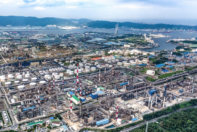 This file photo shows a view of SK Innovation Co.'s main industrial complex in Ulsan, 307 kilometers southeast of Seoul, as provided by SK on Oct. 10, 2022.