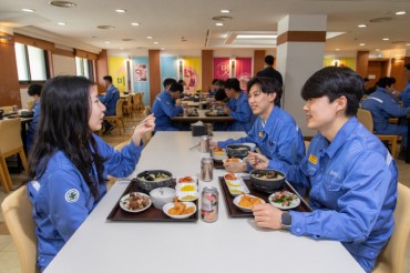 POSCO Cafeteria Serves Food from Across the Country