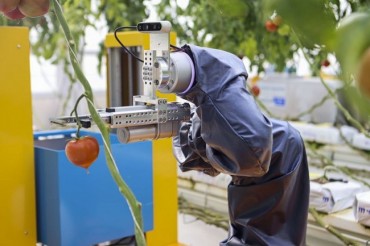Korean Institute Develops Unmanned Smart Farm Robot