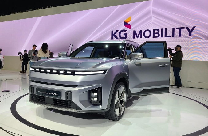 This photo taken March 30, 2023, shows KG Mobility's all-electric Torres EVX SUV displayed at the Seoul Mobility Show in Goyang, just northwest of Seoul. (Yonhap)