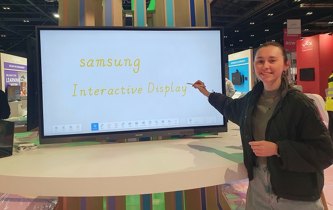 Samsung Unveils Interactive Display at British Education Exhibition