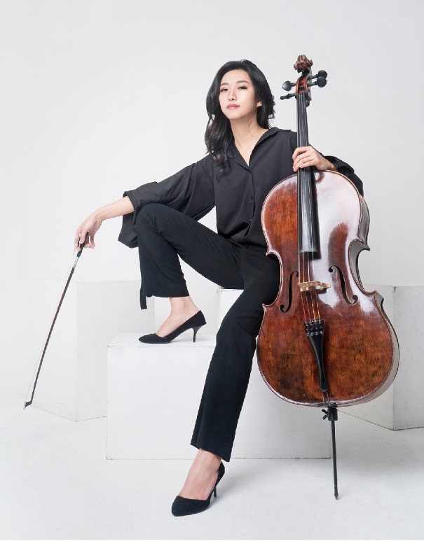 Cellist-cum-curator Youn Ji-won is seen in this photo provided by art content creator Art Complex.
