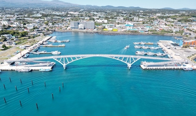 Sea Bridge Built Along Jeju’s Olle Trail