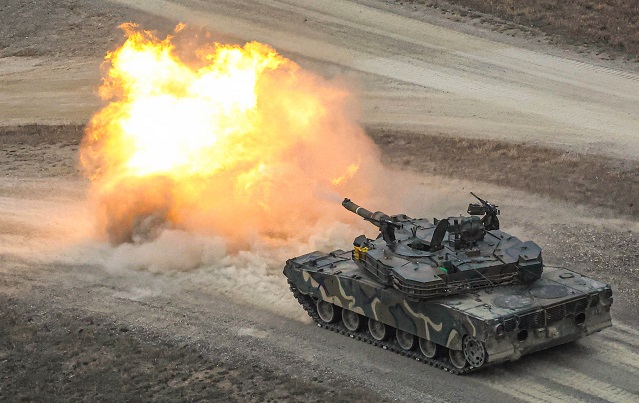 The South Korean military's K1A2 tank engages in combined live-fire drills at the Rodriguez Live Fire Complex in Pocheon, 41 kilometers north of Seoul, on March 22, 2023. (Pool photo) (Yonhap)