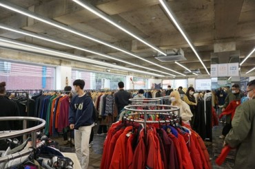 Secondhand Fashion Wins Hearts of Young Koreans