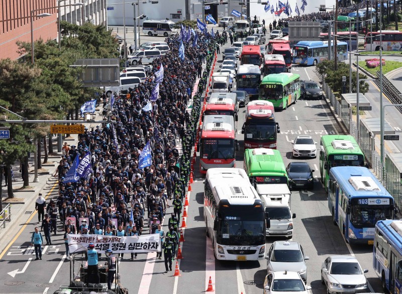 Korea Metalworkers’ Union March Against Government’s Labor Policies
