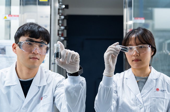 LG Chem's carbon nanotube development team shows samples at its laboratory in the Daesan complex, South Chungcheong Province, about 83 kilometers southwest of Seoul, in this photo provided by the company on May 31, 2023.