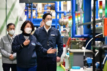 Samsung to Invest 30 bln Won to Build Smart Factories for SMEs