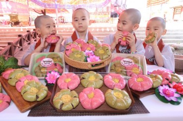 Buddhist-Inspired Lotus Sweet Red Bean Bread Launched to Celebrate Buddha’s Birthday