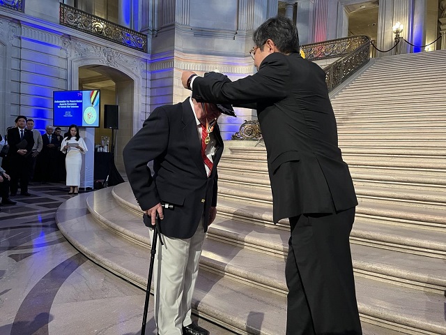 Ambassador for Peace Medal Awarded to Korean War Veterans in San Francisco