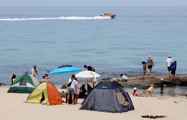 Cabinet Approves Bill Addressing “Squatting” Issue on Beaches