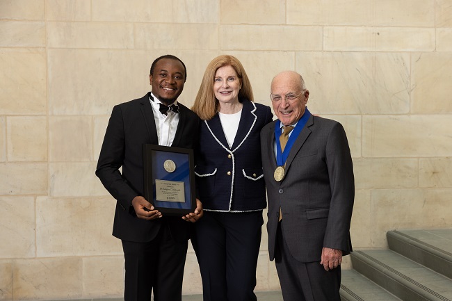 Noted Vaccine Researcher Thomas P. Monath Awarded Sabin’s Gold Medal; Cameroon Physician Sangwe Clovis Nchinjoh Receives Rising Star Award