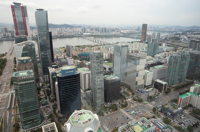 S. Korean Firms Shift from Bonds to Bank Loans amid High Rates