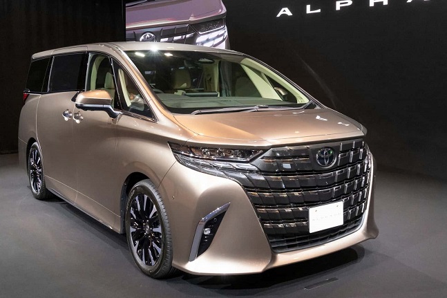 Toyota Launches Preorder Sales of Alphard Hybrid Minivan in S. Korea