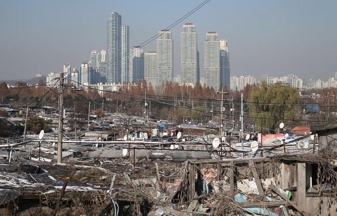 Growing Number of South Koreans Driven Out of Their Homes