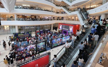 Sweltering Summer Spurs Surge in Indoor Shopping