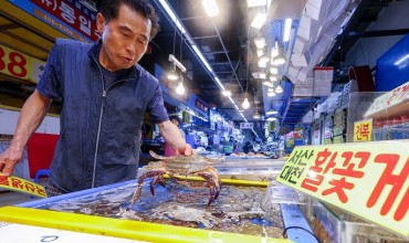 Fukushima Water Release Spurs Surge in Dried Seafood Sales, Triggering Hoarding Mentality