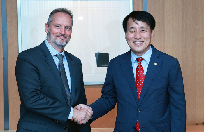 S. Korea, Airbus Discuss Joint Projects for Advanced Fighters, Technologies