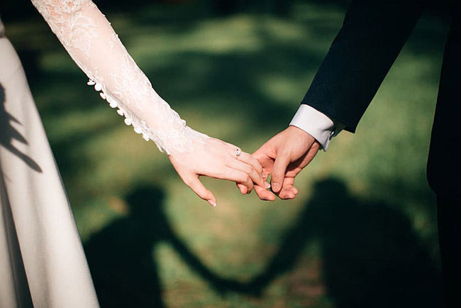 Interestingly, the study also found that staying in an unhappy marriage might be better for your physical health than getting divorced or living alone. (Image courtesy of Pxfuel)