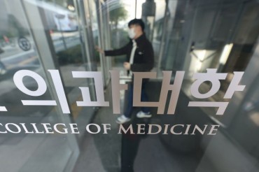 S. Korea Must Proceed with Medical School Quota Increase, Declares Health Minister, Citing Doctor Shortages