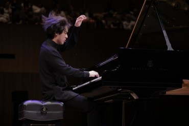 2022 Cliburn Piano Competition Winner Lim Yunchan Signs with Decca Classics