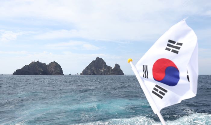 Rival Parties Express Commitment to Dokdo