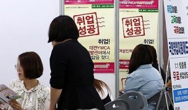 Over 1.3 million S. Korean Women Quit Jobs after Marriage in H1