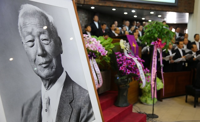 Yoon Donates 5 Mln Won toward Construction of Memorial for Ex-President Rhee