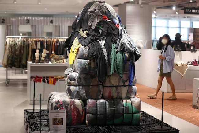 South Korea's major department stores are turning their attention to the "vintage" trend to attract the MZ generation. (Image courtesy of Yonhap)