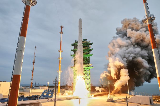 Nuri (KSLV-Ⅱ), a Korean launch vehicle developed with indigenous technology, lifts off from the Naro Space Center in Goheung-gun, South Jeolla Province, on the afternoon of May 25, 2023. (Image courtesy of Korea Aerospace Research Institute)