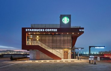 Starbucks Urged to Enhance Services for the Hearing-Impaired and Individuals Facing Language Challenges