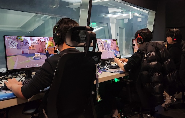eSports teams are turning their attention to training academies to diversify their revenue streams. (Image courtesy of Yonhap)