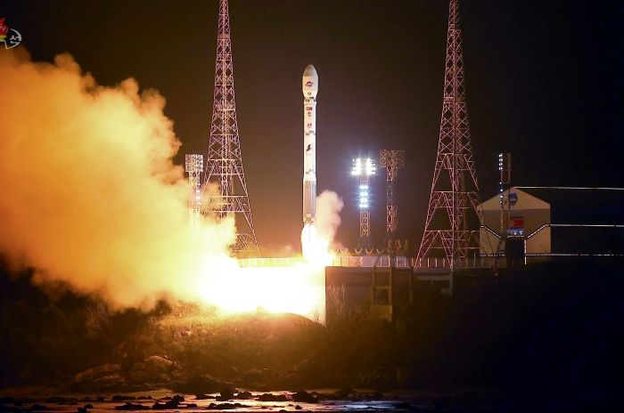 North Korea's Chollima-1 rocket carrying a reconnaissance satellite called the Malligyong-1 lifts off from the launching pad at the Sohae satellite launch site in Tongchang-ri in northwestern North Korea at 10:42 p.m. on Nov. 21, 2023, in this photo released the next day by the North's official Korean Central News Agency. (For Use Only in the Republic of Korea. No Redistribution) (Yonhap)