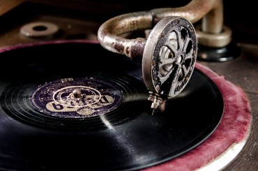 Korea’s Vinyl Renaissance: Seoul Record Fair Marks Milestone as LPs Soar in Popularity