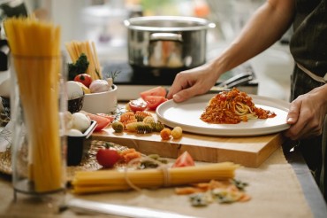 Home Cooking Trend Boosts Kitchen Appliance Sales Amid Rising Cost of Dining Out