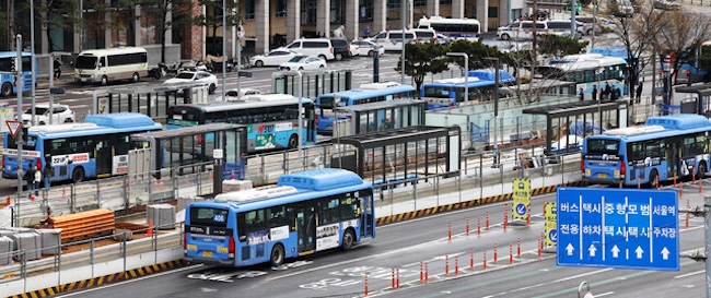 Seoul Bus Union to Hold Last-minute Talks with Management on Eve of Strike