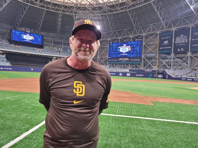 After Tough Loss in ’19, Padres Coach Leiper Hopes for Better Memories in Seoul in ’24