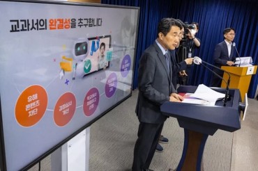 South Korean Teachers Voice Concerns Over Shift to Digital Textbooks