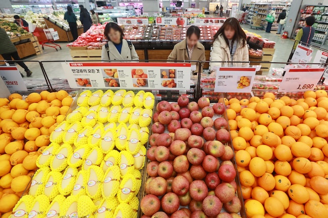 Inflation Rises Back Above 3 Pct in Feb. on High Fruit, Energy Prices