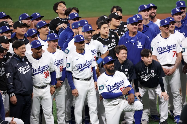 Dodgers’ Opening Day Starter Hoping to See S. Korean Style Cheering in Los Angeles