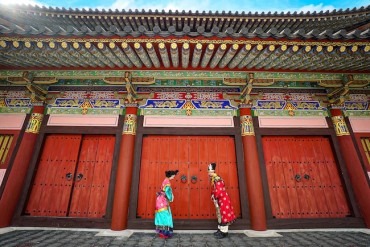 Gimhae Hosts Multicultural Couples for Royal Weddings at Ancient Palace