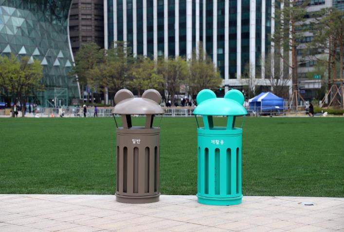 Seoul Unveils Whimsical New Sidewalk Trash Bin Design