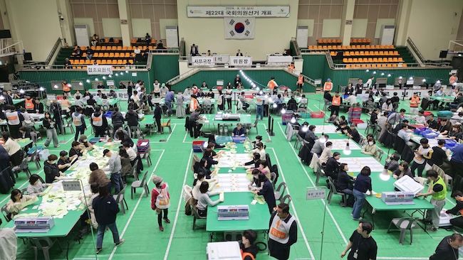 South Korean Voters Reveal Nuanced Preferences for Election Poll Coverage